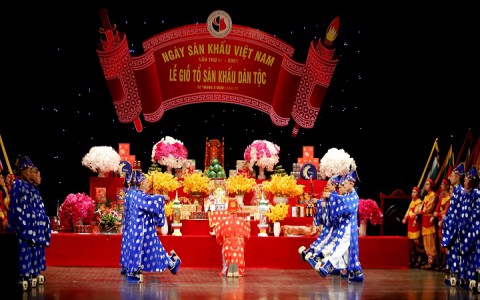 Lễ Giỗ Tổ sân khấu dân tộc